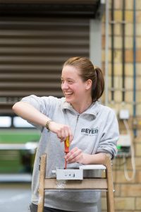 Ausbildung zum Rollladen- und Sonnenschutzmechatronikerin